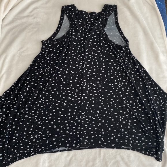 Black and gray polka dot sleeveless midi dress - Picture 13 of 17
